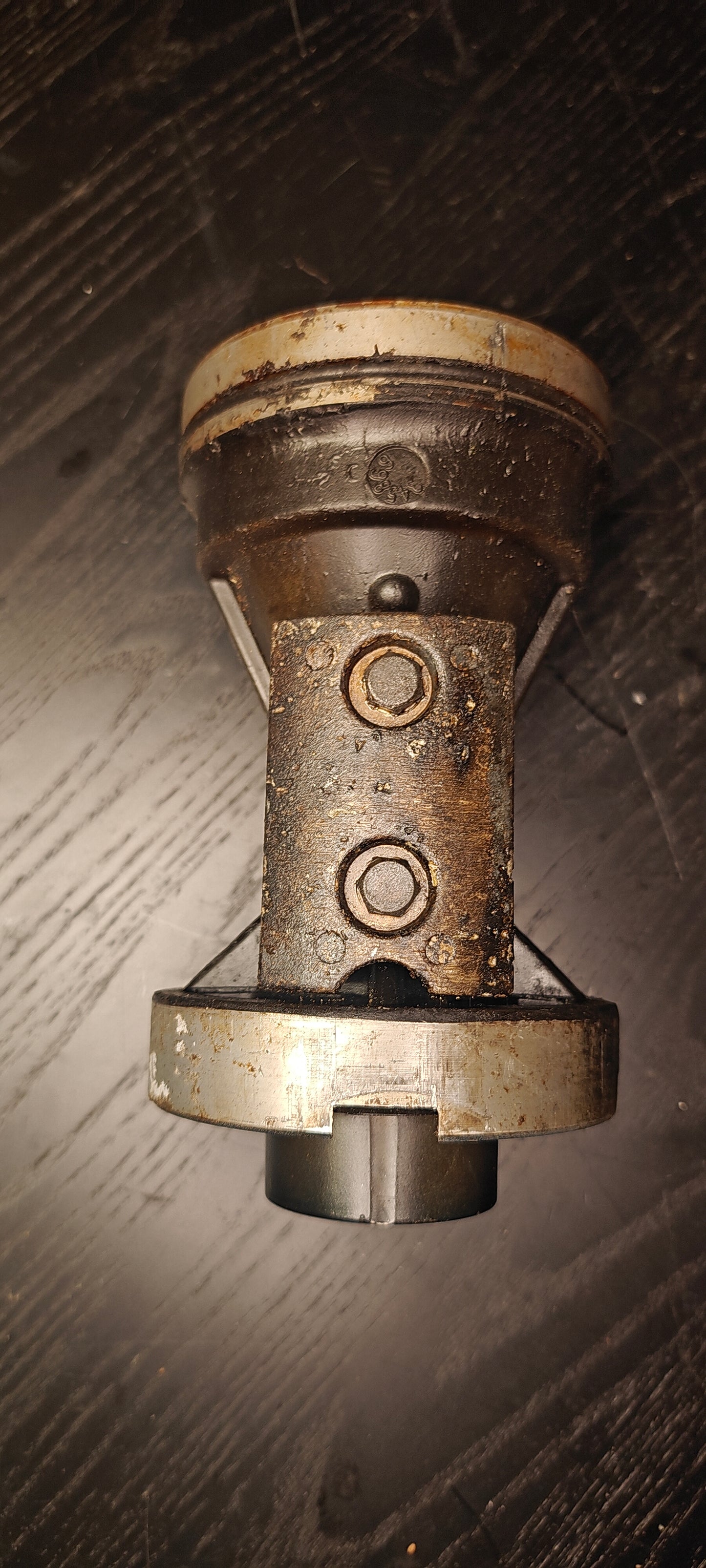 Lagerhållare växelhus omc