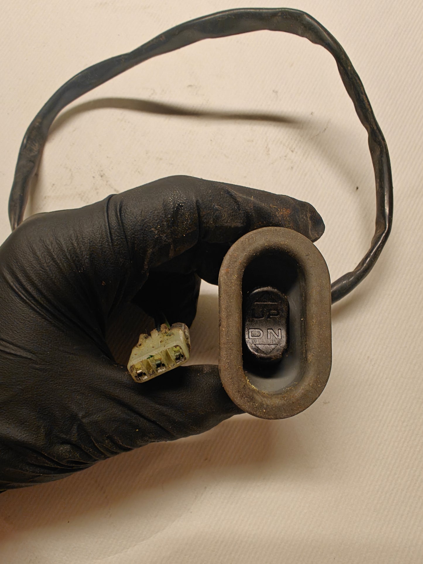 Trimknapp honda 35640-ZW1-023