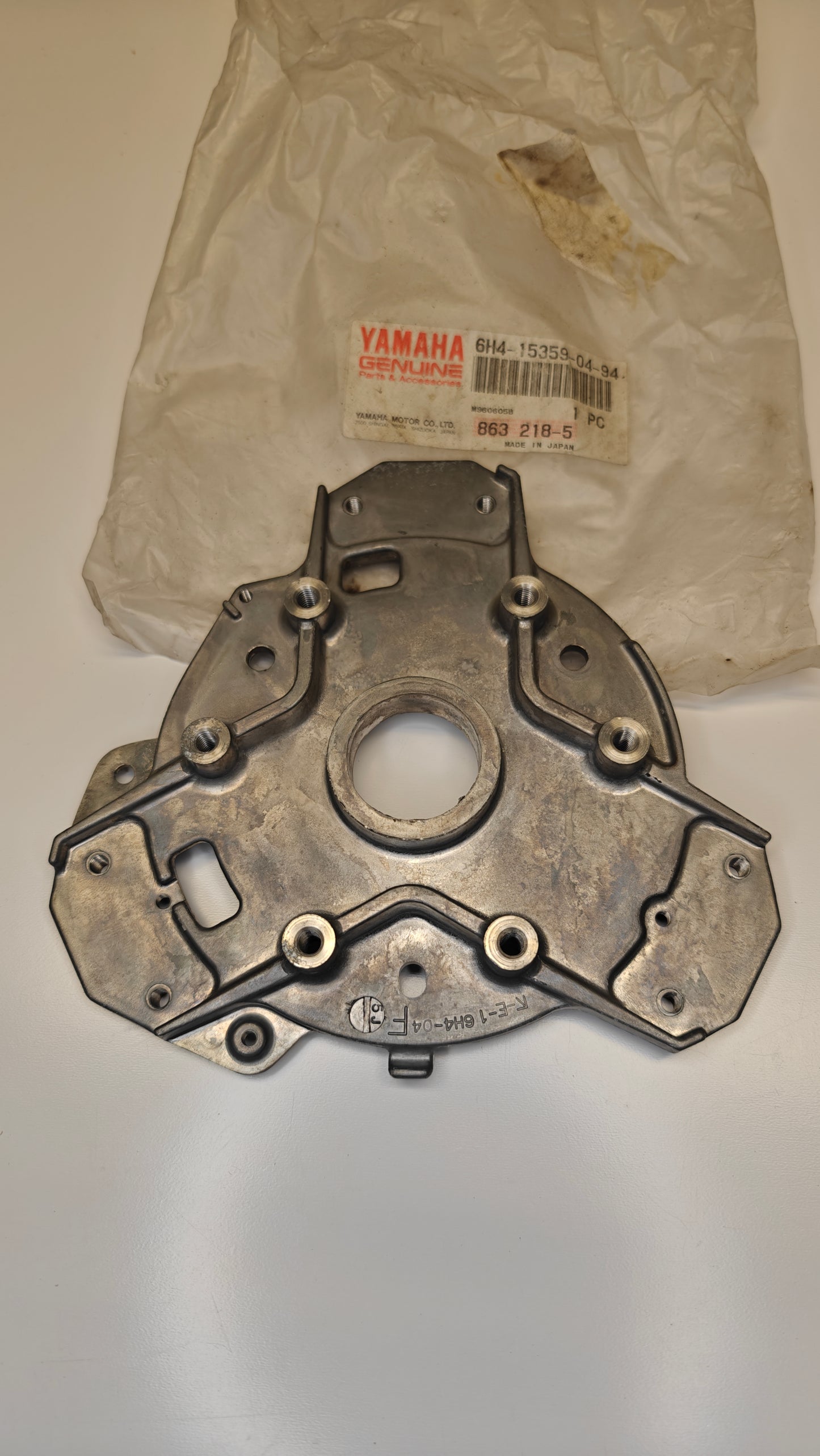 Oil seal housing yamaha 6H4-15359-04-94